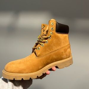 Men’s Timberland boots size 8.5